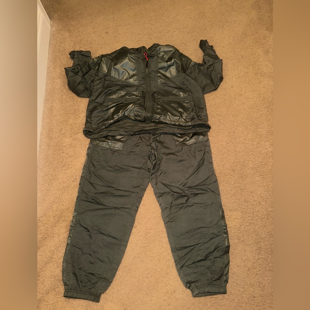 brand New- Nike Sportswear Windrunner Cargo Jacket and matching joggers